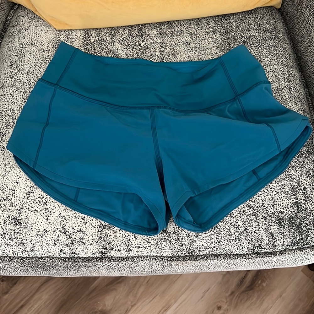 Lululemon Speed Up low rise short 2.5 inch